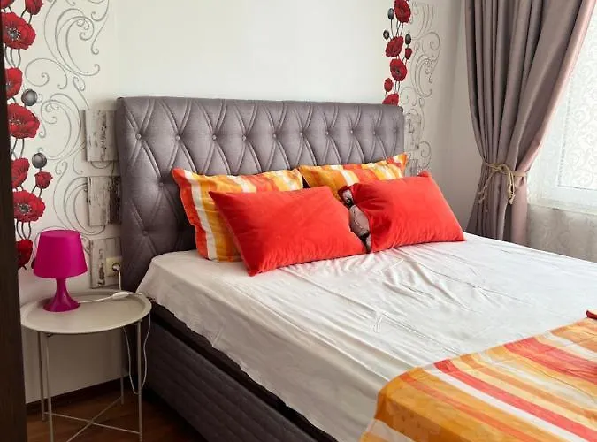 Orange Апартаменты *